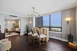 180 E Pearson St, Chicago, IL 60611 - Photo 6