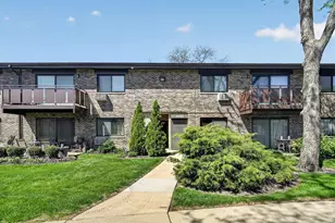 2638 N Windsor Dr, Arlington Heights, IL 60004 - Photo 4