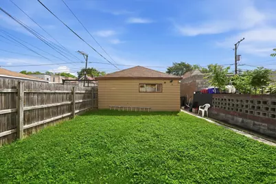 2637 S Karlov Avenue, Chicago, IL 60623 - Photo 24