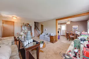 338 Ash Ave, Wood Dale, IL 60191 - Photo 2