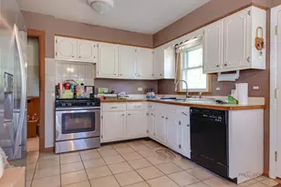 338 Ash Ave, Wood Dale, IL 60191 - Photo 4