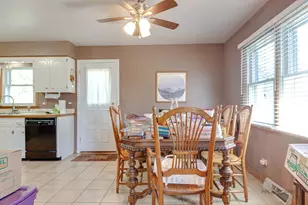 338 Ash Ave, Wood Dale, IL 60191 - Photo 6