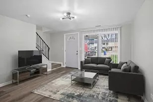 2151 Morningside Ln, Carpentersville, IL 60110 - Photo 2