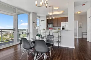 757 N Orleans St, Chicago, IL 60654 - Photo 10