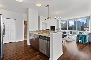 757 N Orleans St, Chicago, IL 60654 - Photo 14