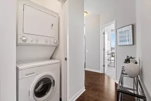 757 N Orleans St, Chicago, IL 60654 - Photo 24