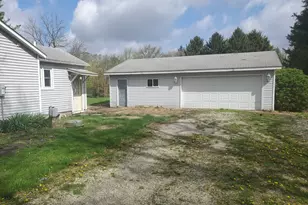 321 E Seminary Ave, Onarga, IL 60955 - Photo 6