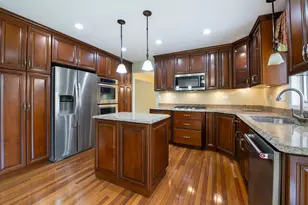 301 Greenfield Rd, Shorewood, IL 60404 - Photo 12