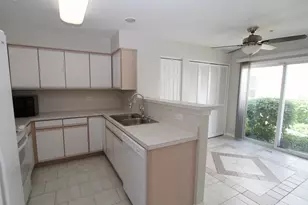 2554 Dickens Dr, Aurora, IL 60503 - Photo 6