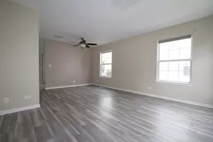 2554 Dickens Dr, Aurora, IL 60503 - Photo 2