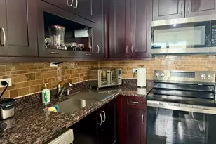 655 W Irving Park Rd, Chicago, IL 60613 - Photo 8