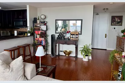 655 W Irving Park Road #5013, Chicago, IL 60613 - Photo 4