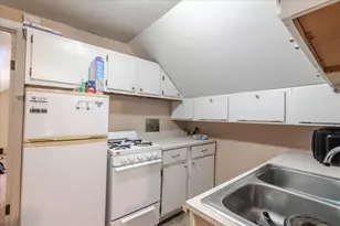605 E Empire St, Bloomington, IL 61701 - Photo 16