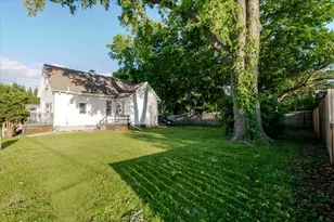 605 E Empire St, Bloomington, IL 61701 - Photo 26
