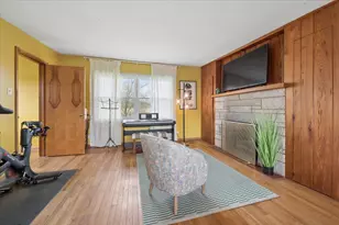 34 S River St, South Elgin, IL 60177 - Photo 14