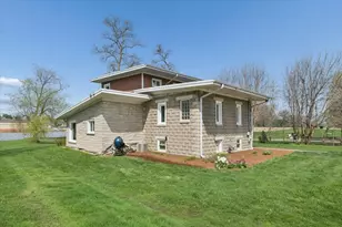 34 S River St, South Elgin, IL 60177 - Photo 2
