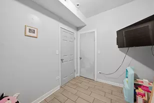 2736 S Kildare Ave, Chicago, IL 60623 - Photo 12