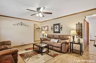 4110 Wildwood Dr, Crystal Lake, IL 60014 - Photo 4