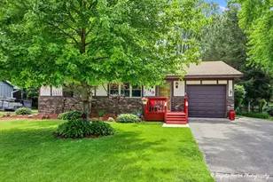 4110 Wildwood Dr, Crystal Lake, IL 60014 - Photo 2