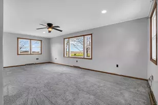 341 W Spruce St, Paxton, IL 60957 - Photo 16