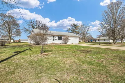 341 W Spruce Street, Paxton, IL 60957 - Photo 2
