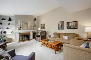 1327 Shagbark Ln, Wheaton, IL 60187 - Photo 4