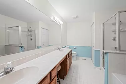 828 Old Checker Road, Buffalo Grove, IL 60089 - Photo 16