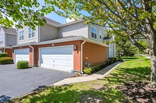 828 Old Checker Rd, Buffalo Grove, IL 60089 - Photo 1