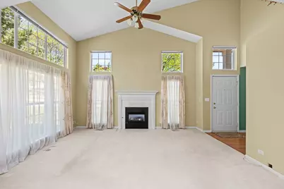 828 Old Checker Road, Buffalo Grove, IL 60089 - Photo 4