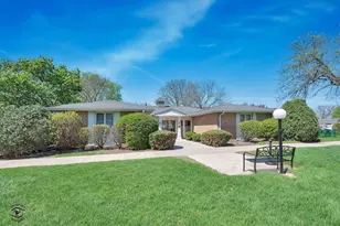 1050 N Farnsworth Ave, Aurora, IL 60505 - Photo 26