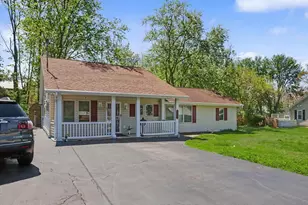 5555 Thrush Ave, Decatur, IL 62521 - Photo 2