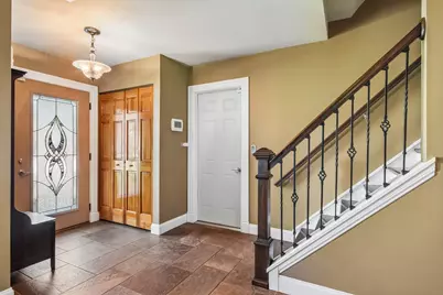 588 Kingston Court, Roselle, IL 60172 - Photo 6