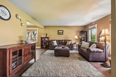 588 Kingston Court, Roselle, IL 60172 - Photo 8