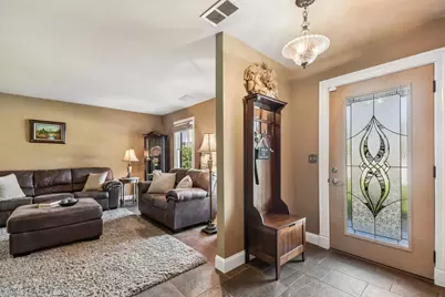 588 Kingston Court, Roselle, IL 60172 - Photo 4