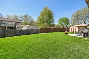 588 Kingston Ct, Roselle, IL 60172 - Photo 28