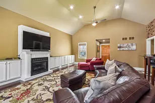 588 Kingston Ct, Roselle, IL 60172 - Photo 18