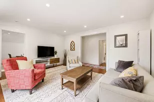 235 1/2 Greenwood St, Evanston, IL 60201 - Photo 4