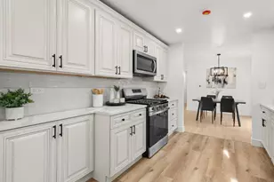 2015 Maplewood Rd, Northbrook, IL 60062 - Photo 6