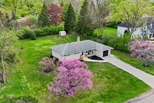 2015 Maplewood Rd, Northbrook, IL 60062 - Photo 18