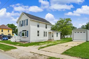 214 S Railroad Ave, Buckley, IL 60918 - Photo 4