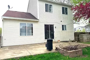 211 Pembrook Ct, Round Lake Beach, IL 60073 - Photo 14