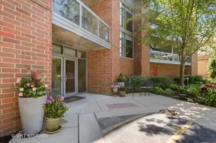 1228 Emerson St, Evanston, IL 60201 - Photo 2