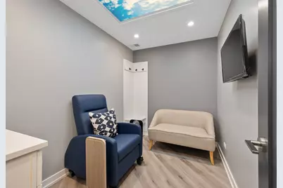 2136 W Belmont Avenue #1, Chicago, IL 60618 - Photo 8