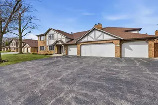 13158 S Oak Hills Pkwy, Palos Heights, IL 60463 - Photo 2