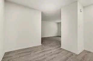 135 S Kenilworth Ave, Oak Park, IL 60302 - Photo 6