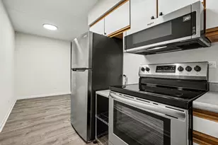 135 S Kenilworth Ave, Oak Park, IL 60302 - Photo 8