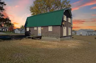 144 Pawnee Dr, Loda, IL 60948 - Photo 2