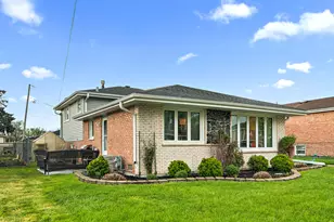 6612 W 92nd St, Oak Lawn, IL 60453 - Photo 2