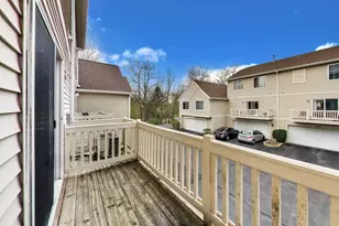 551 Cary Woods Cir, Cary, IL 60013 - Photo 14