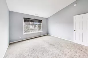 551 Cary Woods Cir, Cary, IL 60013 - Photo 16